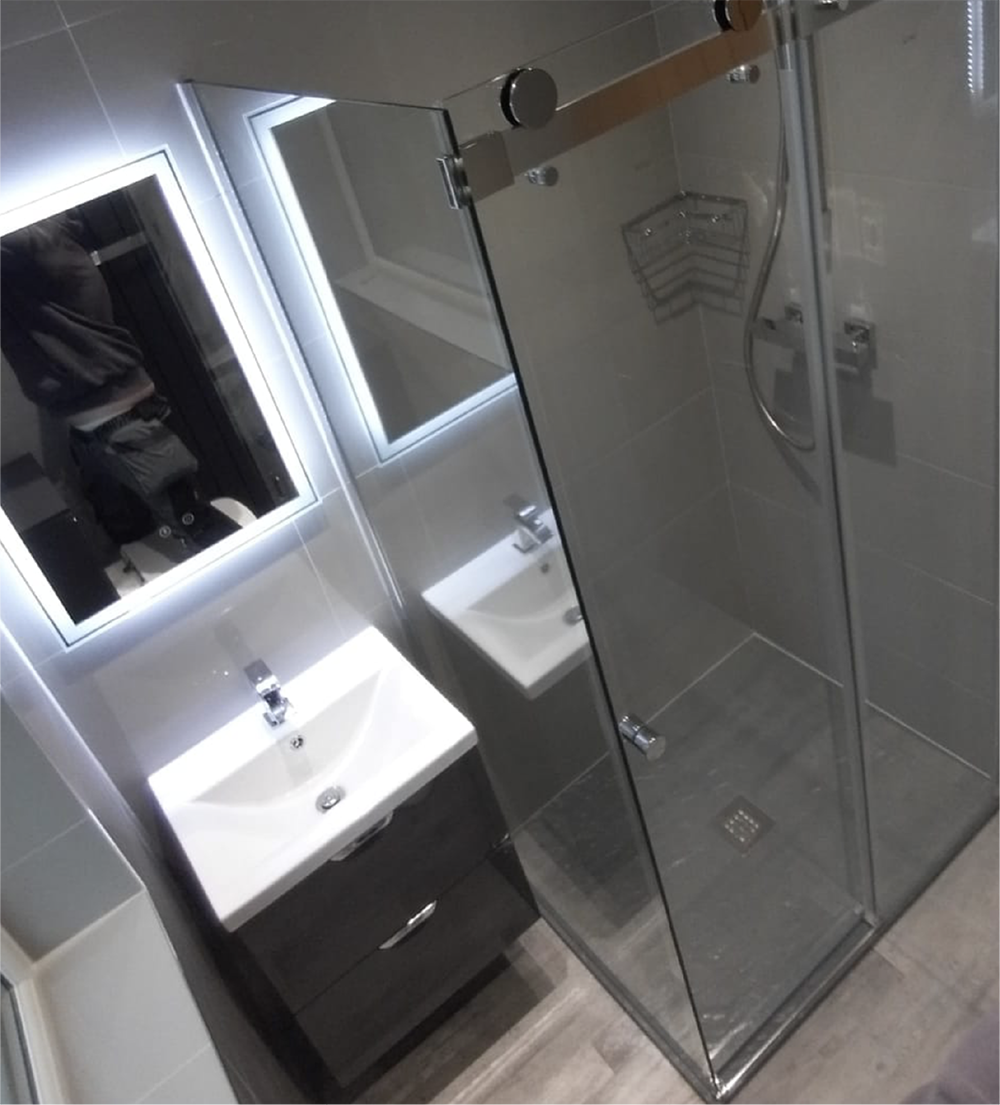 Main Bathroom - Oakes, Huddersfield - Yorkshire Trade Bathrooms